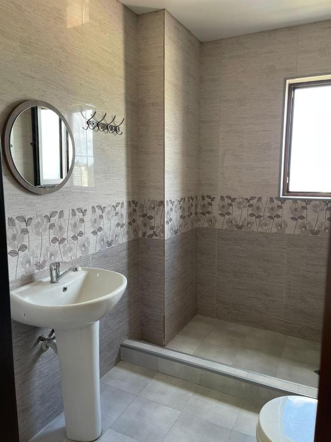 Green Yard Hotel Батуми Екстериор снимка