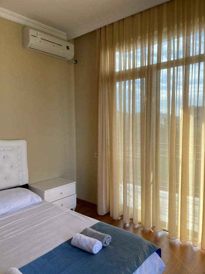 Green Yard Hotel Батуми Екстериор снимка