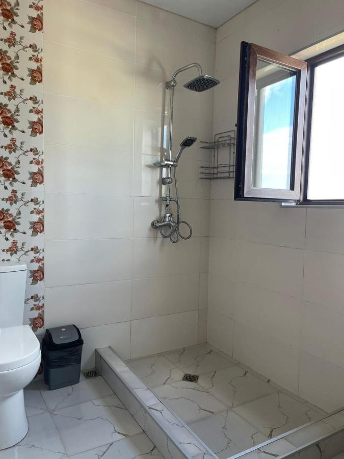 Green Yard Hotel Батуми Екстериор снимка