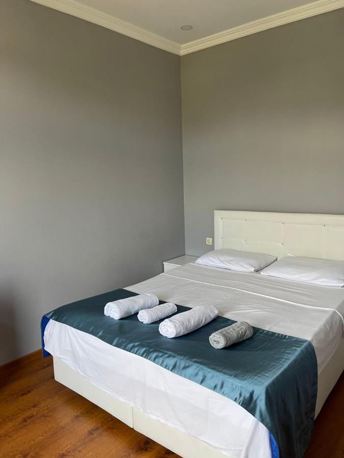 Green Yard Hotel Батуми Екстериор снимка