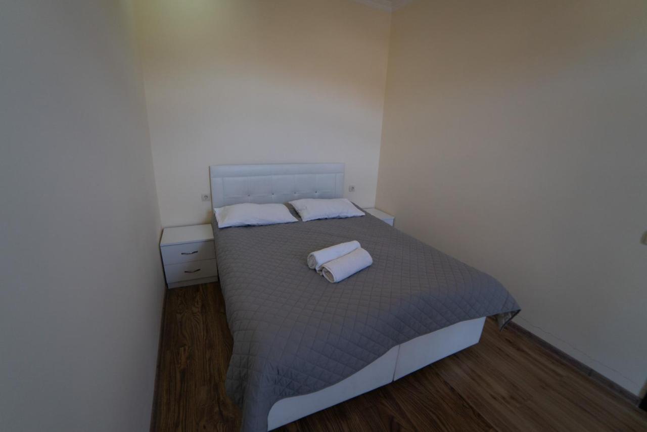 Green Yard Hotel Батуми Екстериор снимка